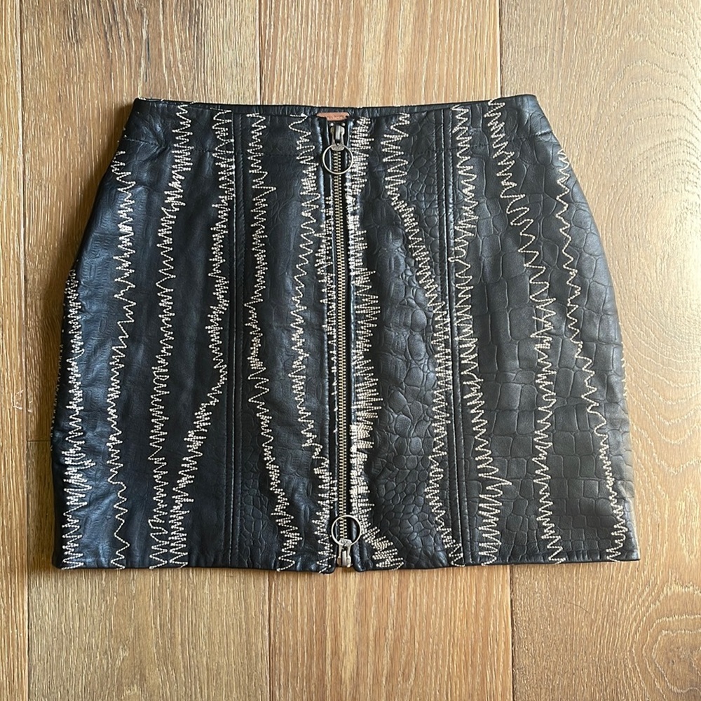 FREE PEOPLE croc leather skirt with stitching in black.